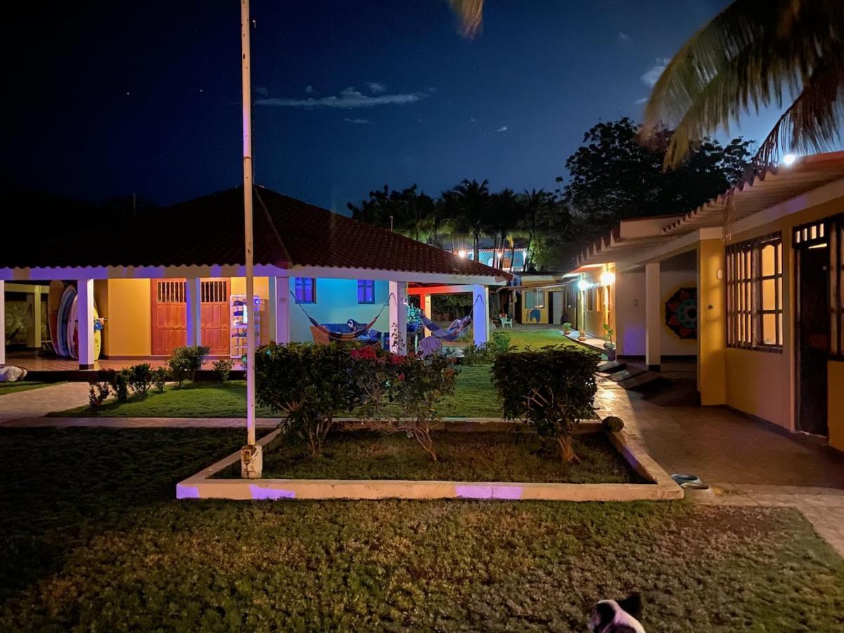 Solid Surf Camp Hostel Nicaragua Transito Εξωτερικό φωτογραφία