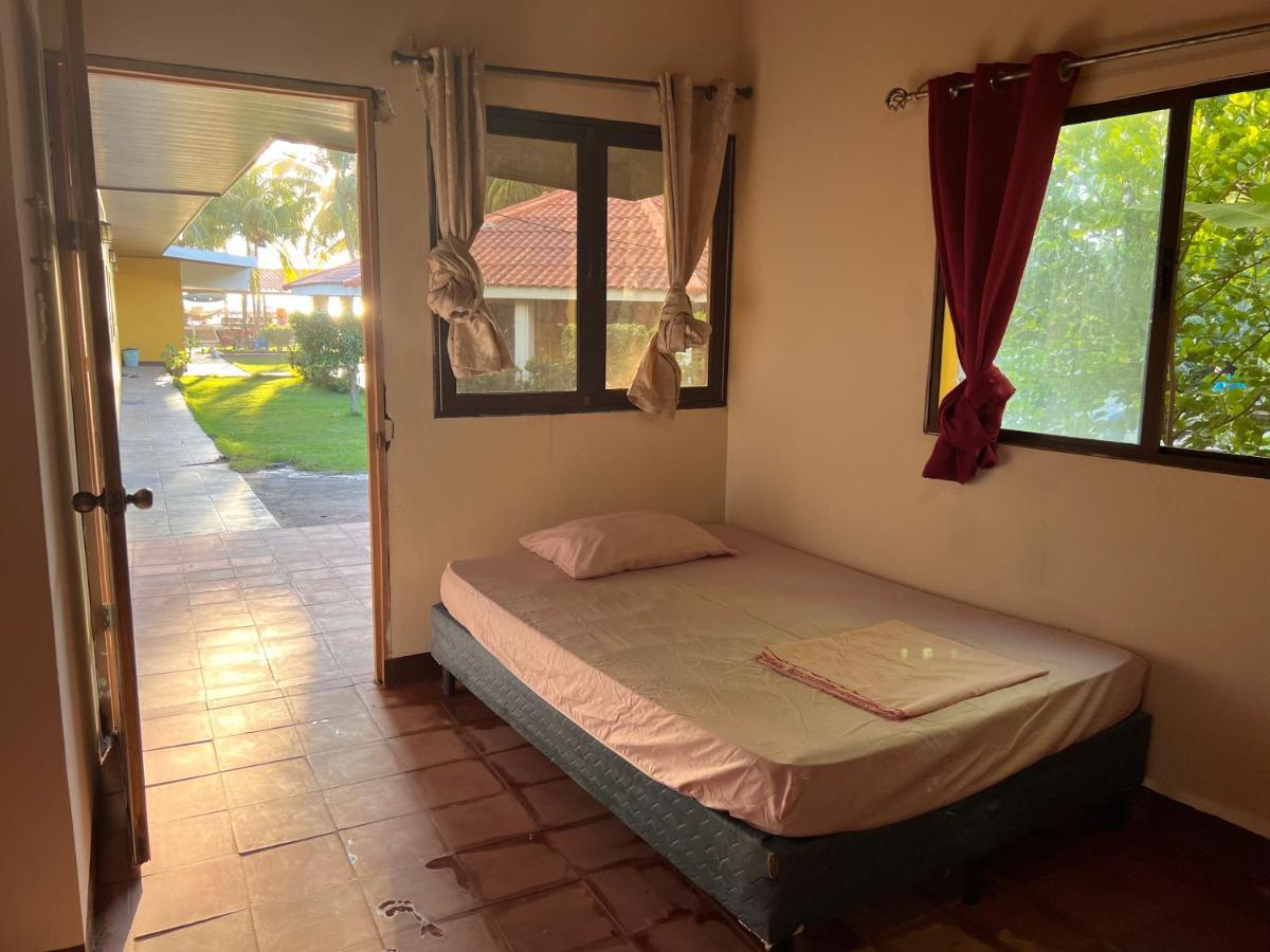 Solid Surf Camp Hostel Nicaragua Transito Εξωτερικό φωτογραφία